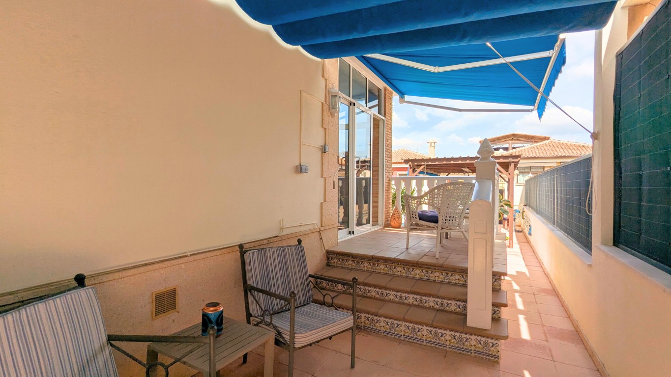 Living room in villa for sale in Bigastro