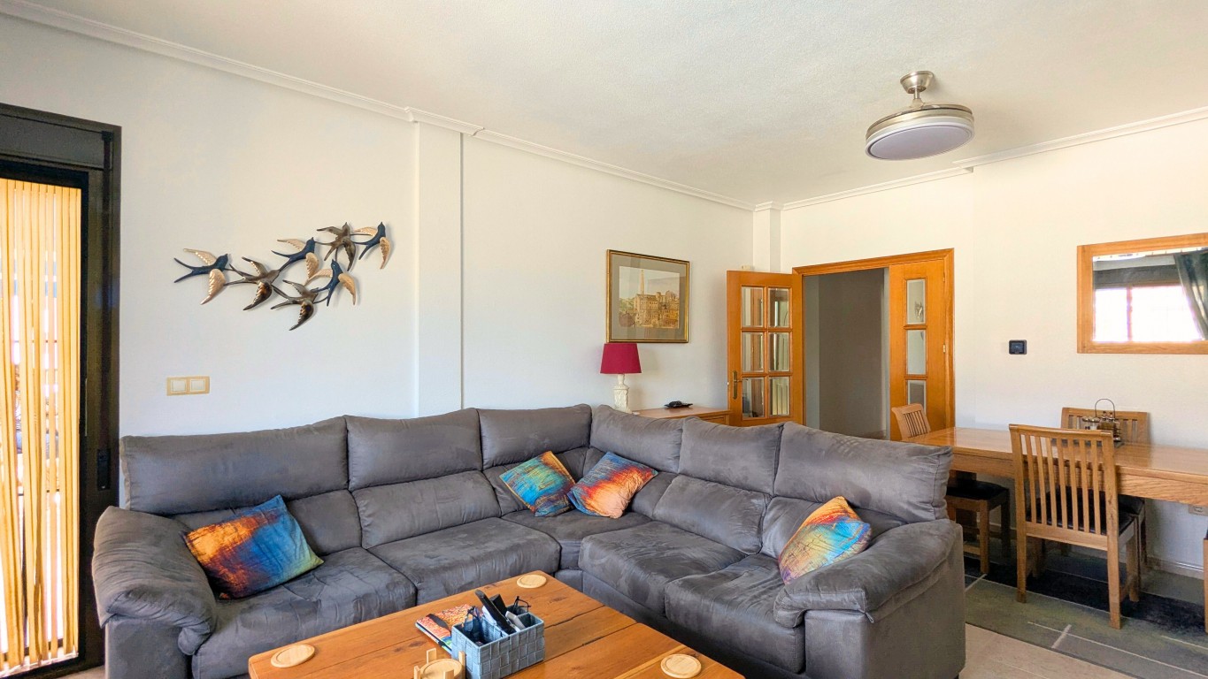 Garden in villa for sale in Bigastro