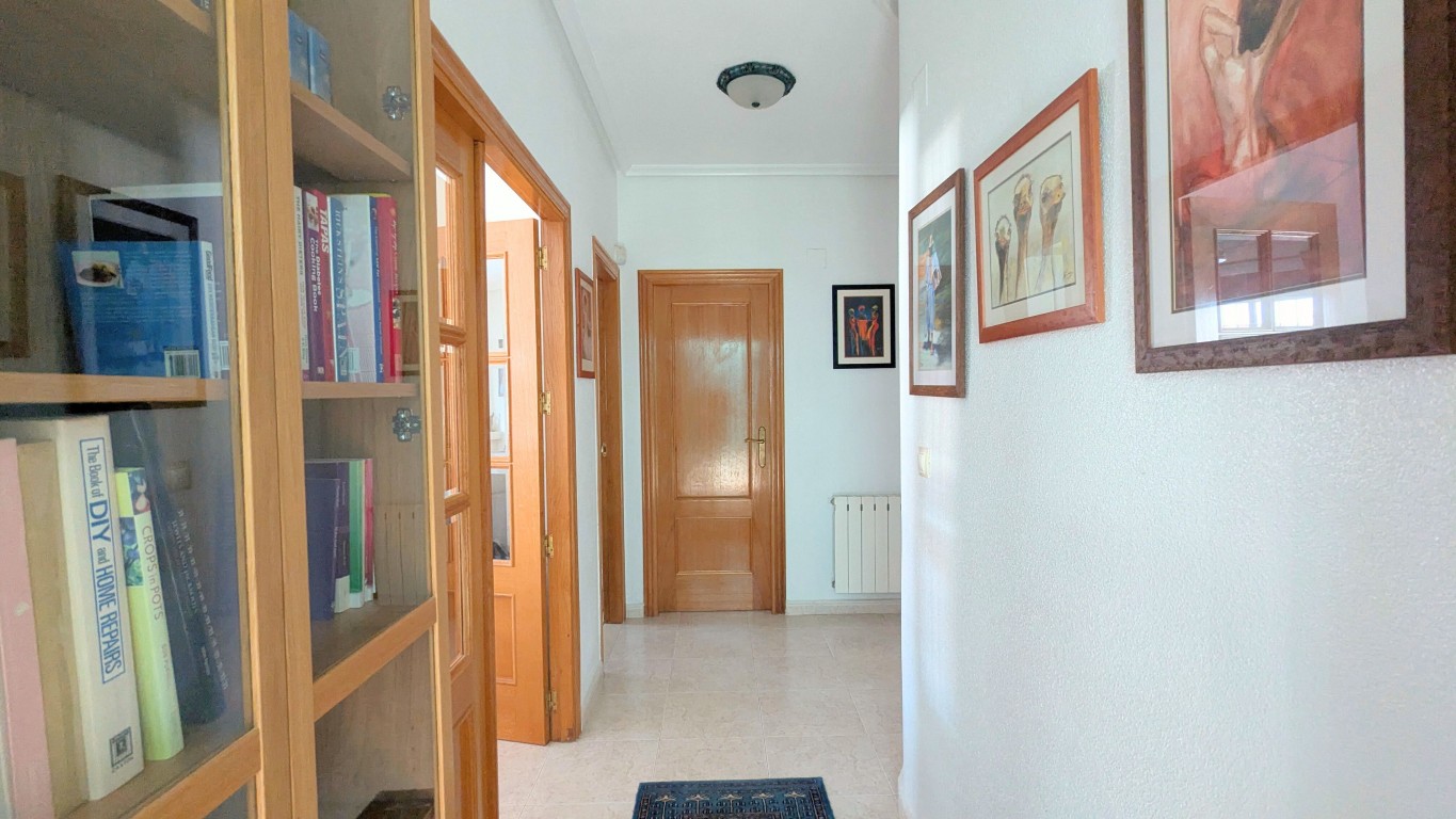 Living room in villa for sale in Bigastro