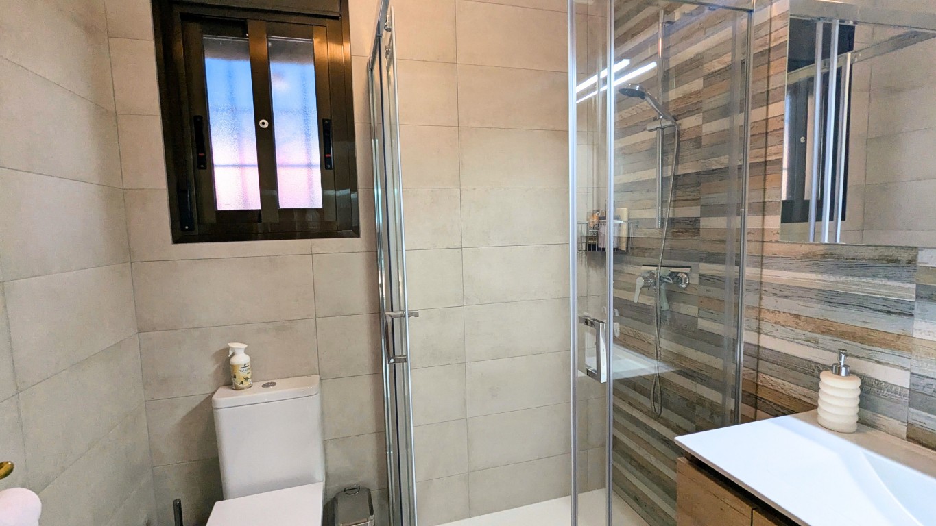 Terrace in villa for sale in Bigastro