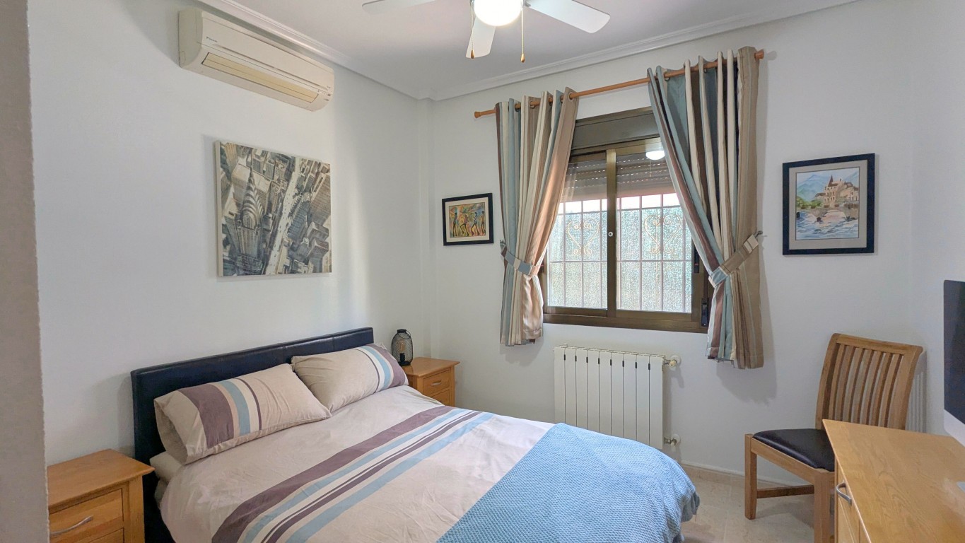 Exterior view in villa for sale in Bigastro