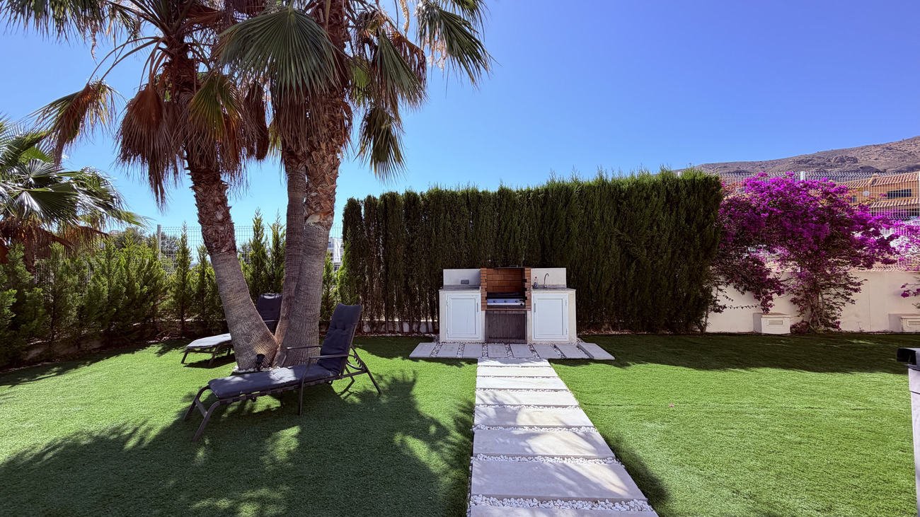 Exterior view in villa for sale in Finestrat