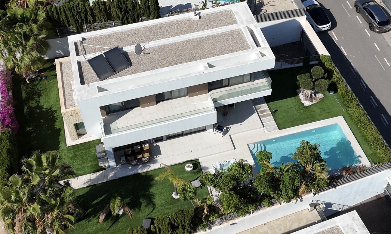 Terrace in villa for sale in Finestrat