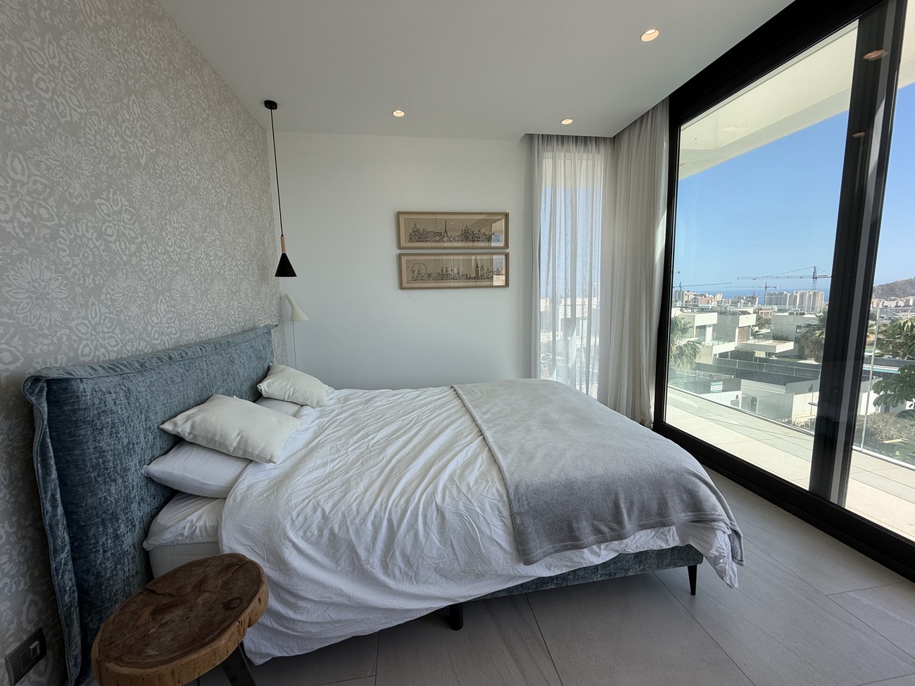 Bedroom in villa for sale in Finestrat