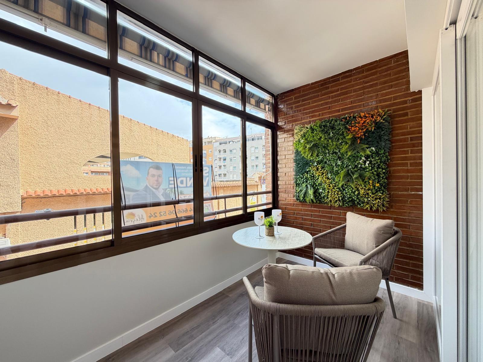 Bedroom in apartment for sale in Torrevieja