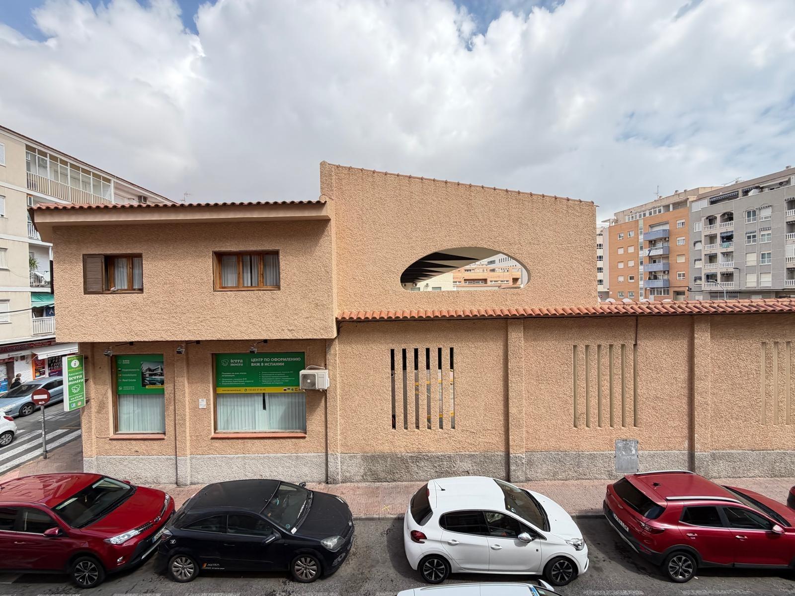 Terrace in apartment for sale in Torrevieja