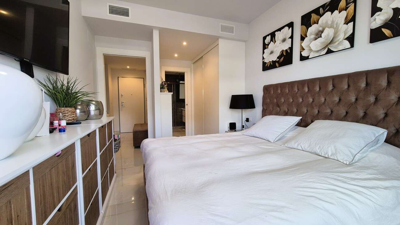 Bathroom in apartment for sale in Playa Flamenca