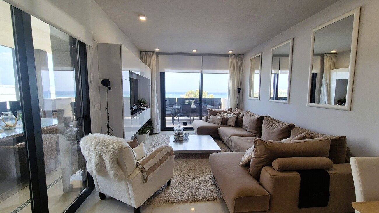 Dining area in apartment for sale in Playa Flamenca