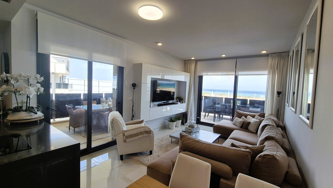 Bedroom in apartment for sale in Playa Flamenca