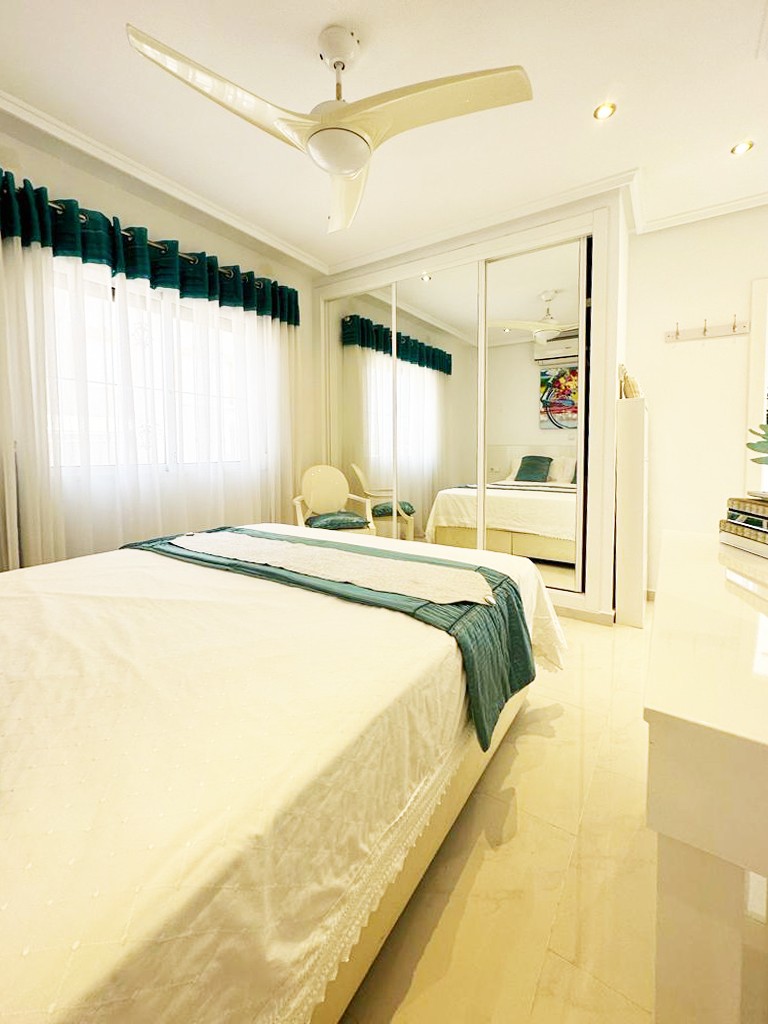 Bedroom in villa for sale in San Miguel de Salinas
