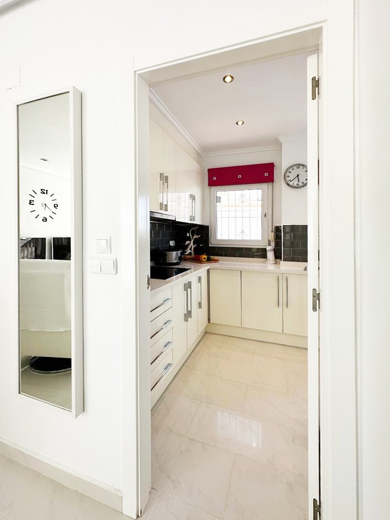 Kitchen in villa for sale in San Miguel de Salinas