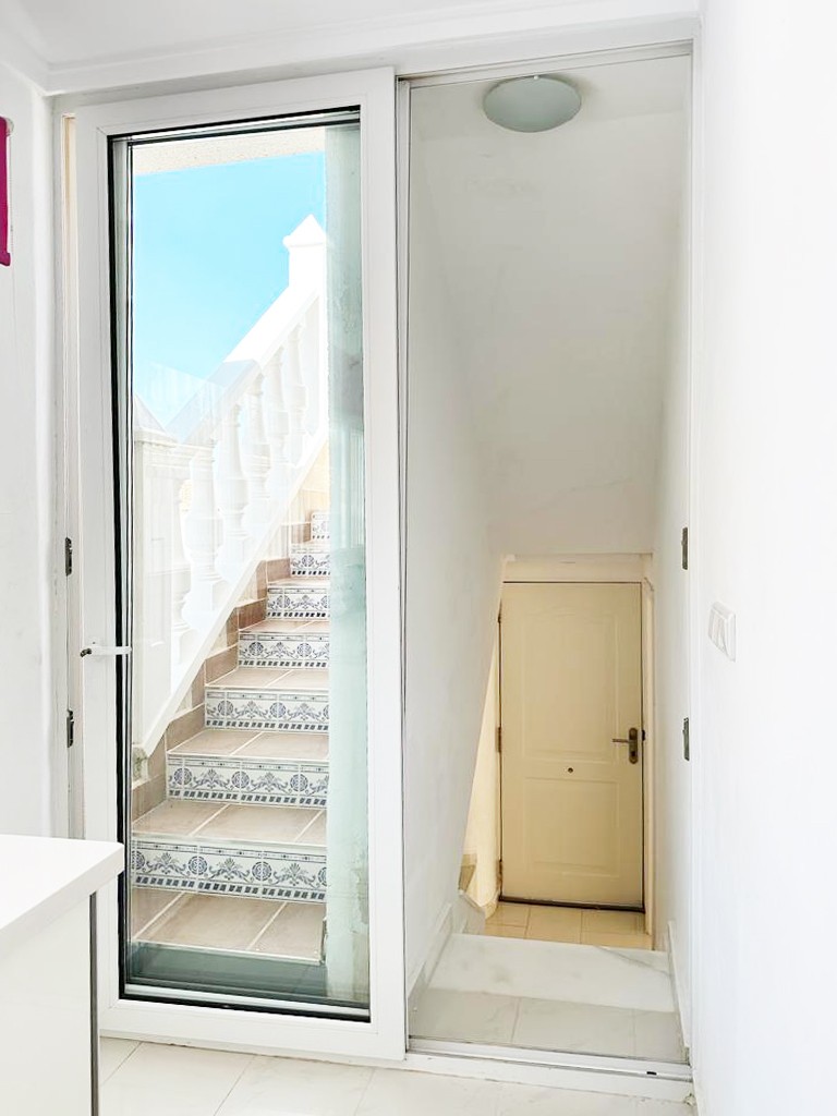 Dining area in villa for sale in San Miguel de Salinas