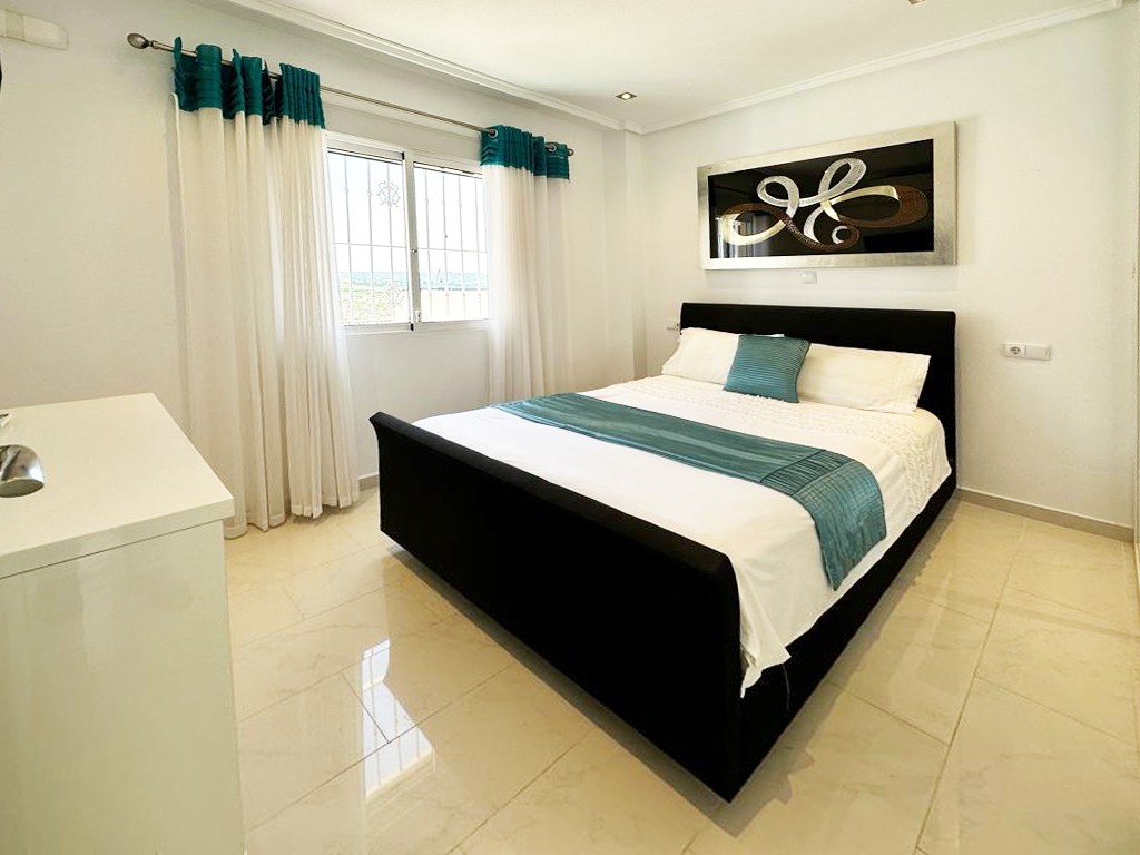 Dining area in villa for sale in San Miguel de Salinas