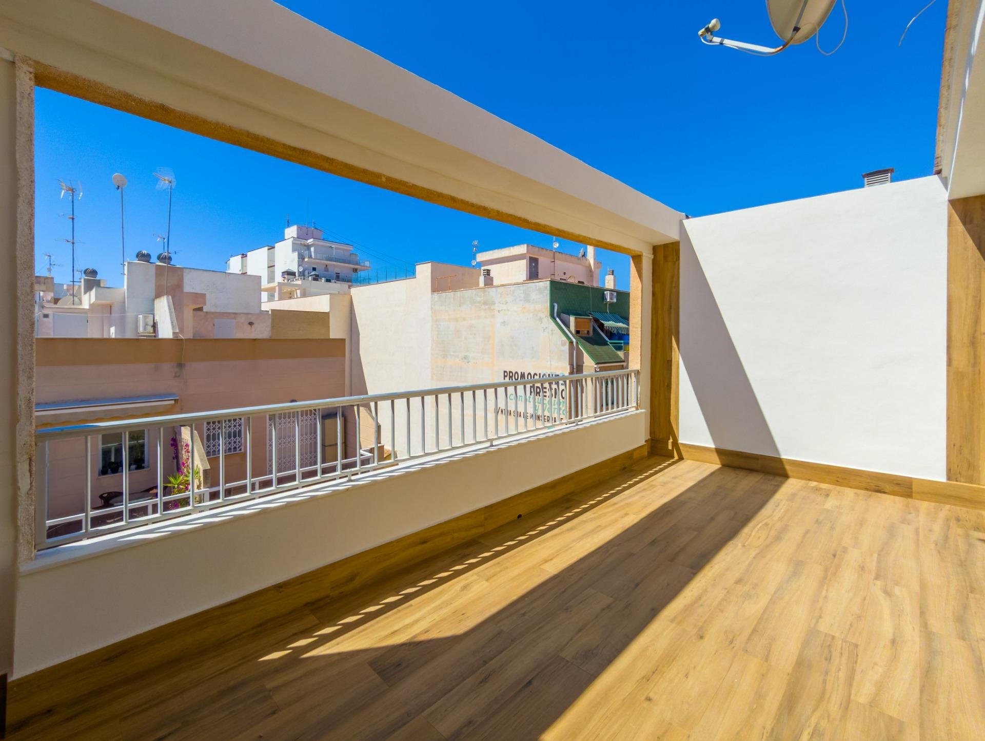Terrace in apartment for sale in Torrevieja