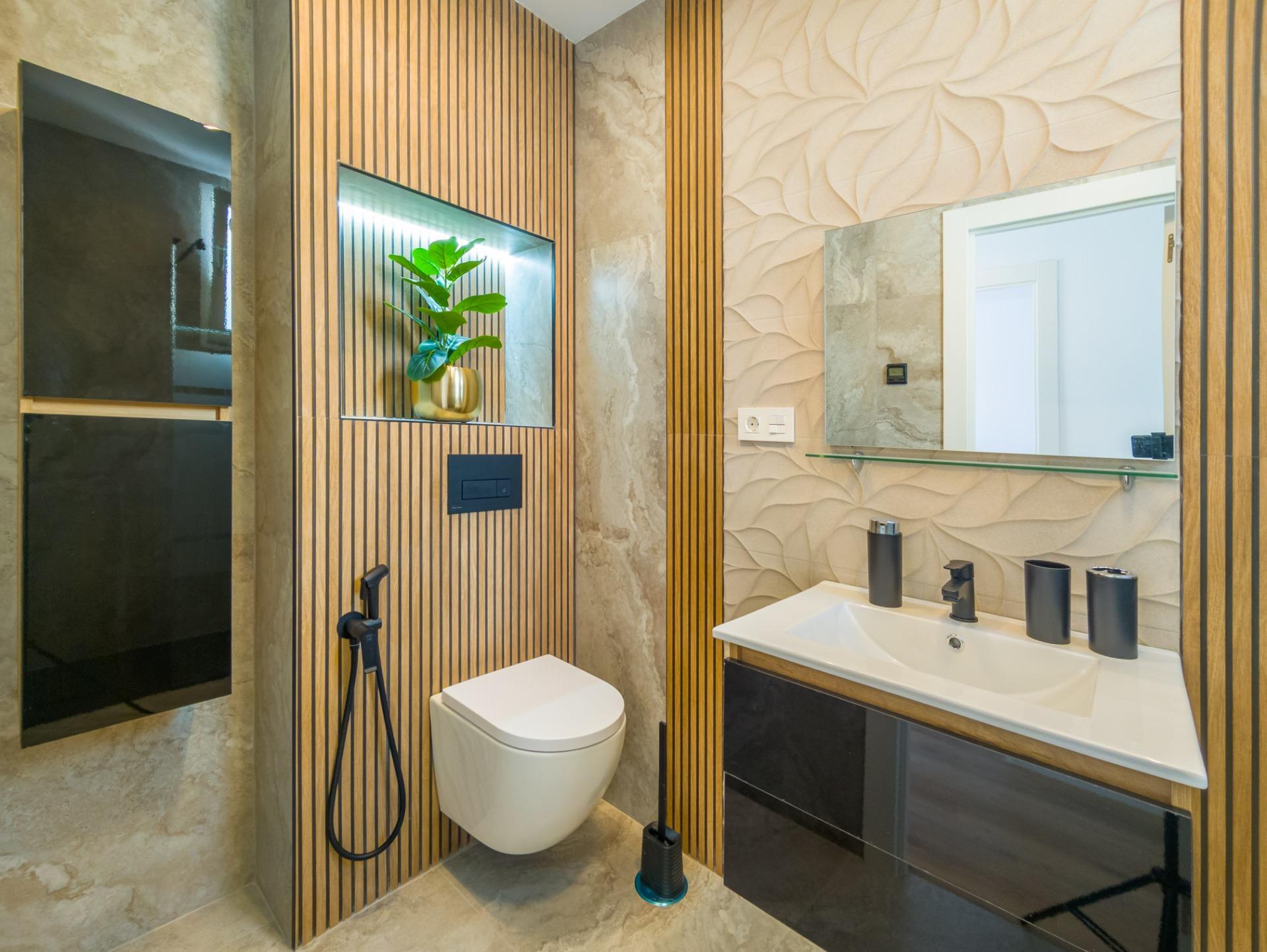 Bedroom in apartment for sale in Torrevieja