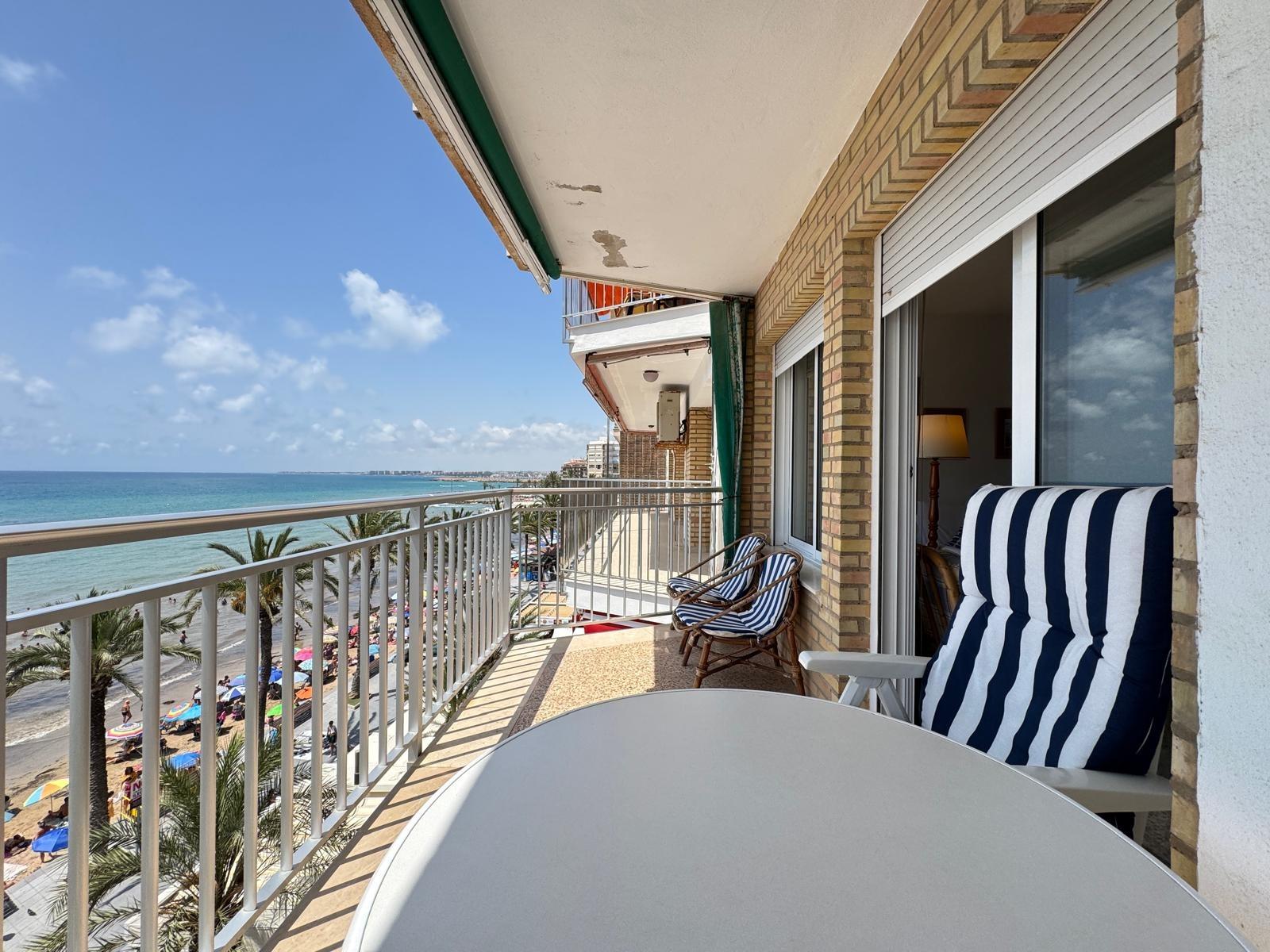 Master bedroom in apartment for sale in Torrevieja