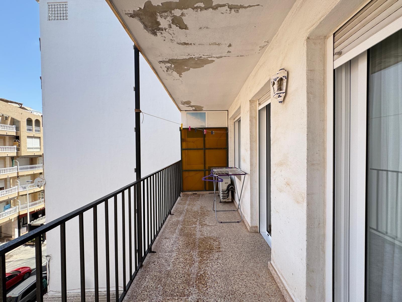 Bedroom in apartment for sale in Torrevieja