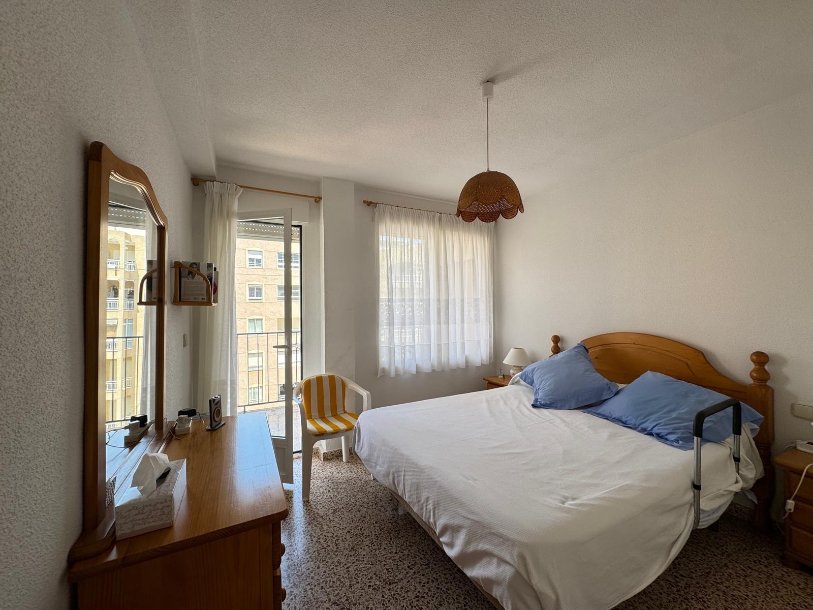 Master bedroom in apartment for sale in Torrevieja