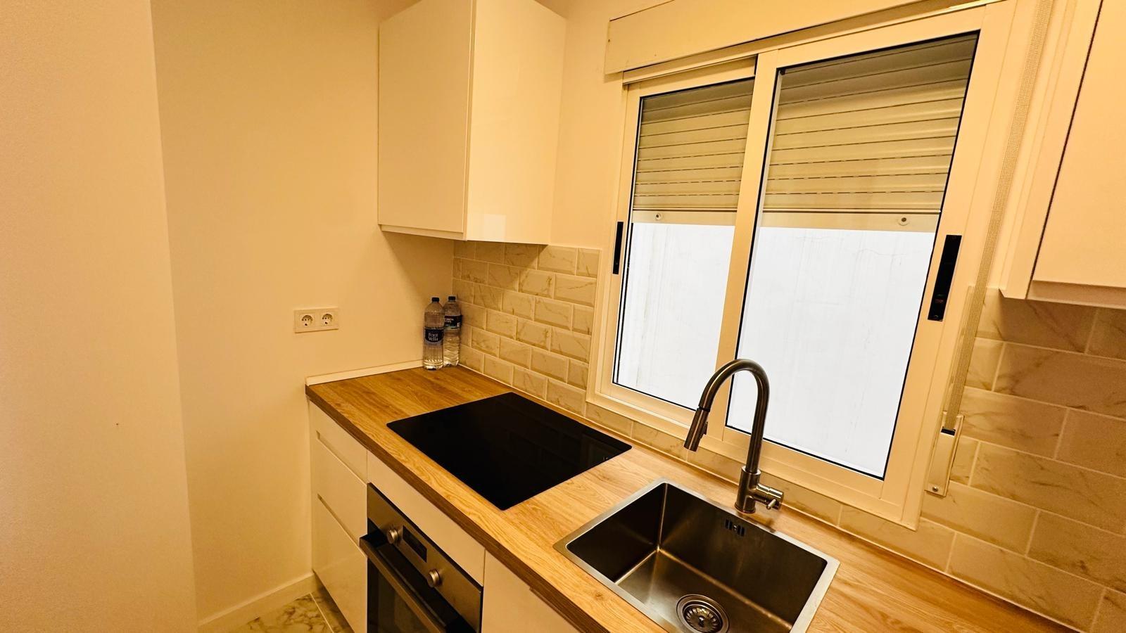 Bedroom in apartment for sale in Torrevieja