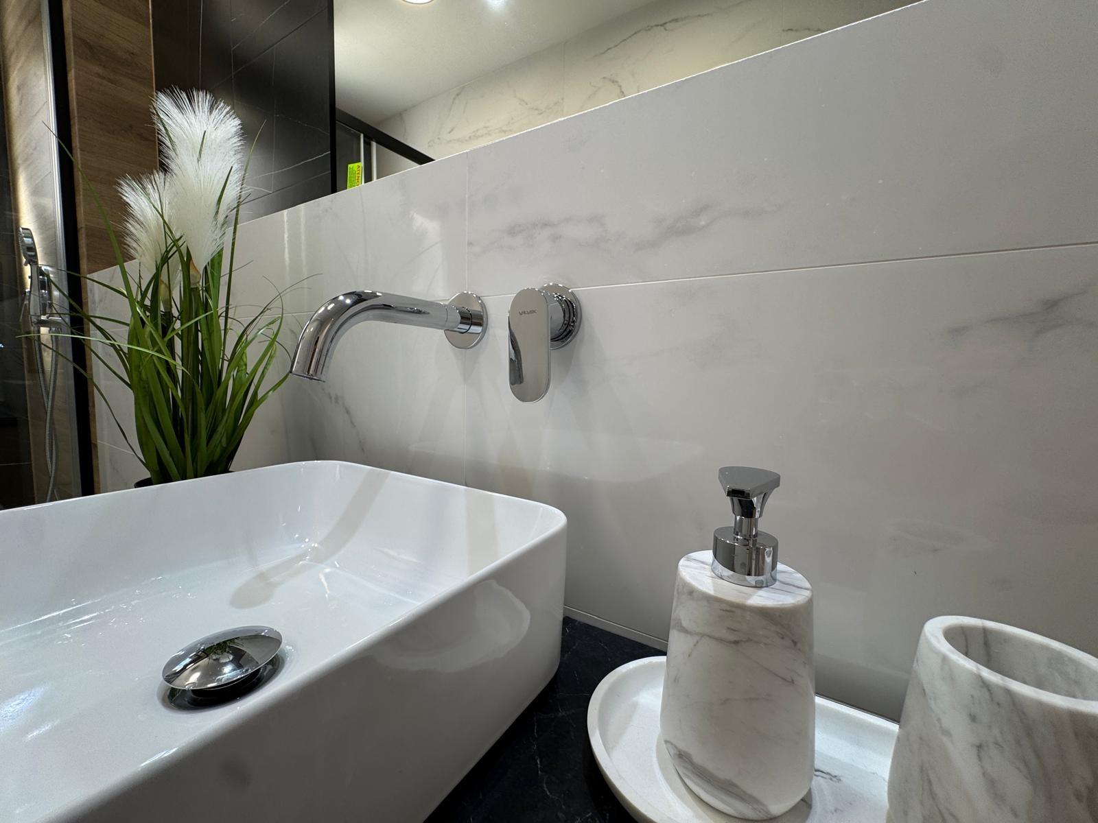 Master bedroom in apartment for sale in Torrevieja