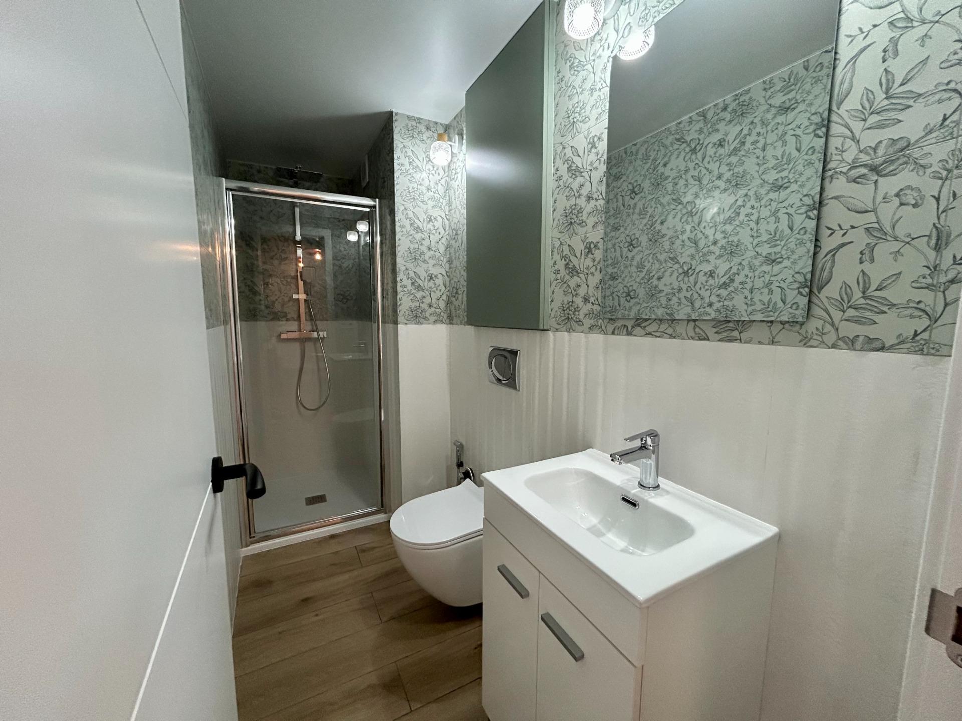 Bedroom in apartment for sale in Torrevieja