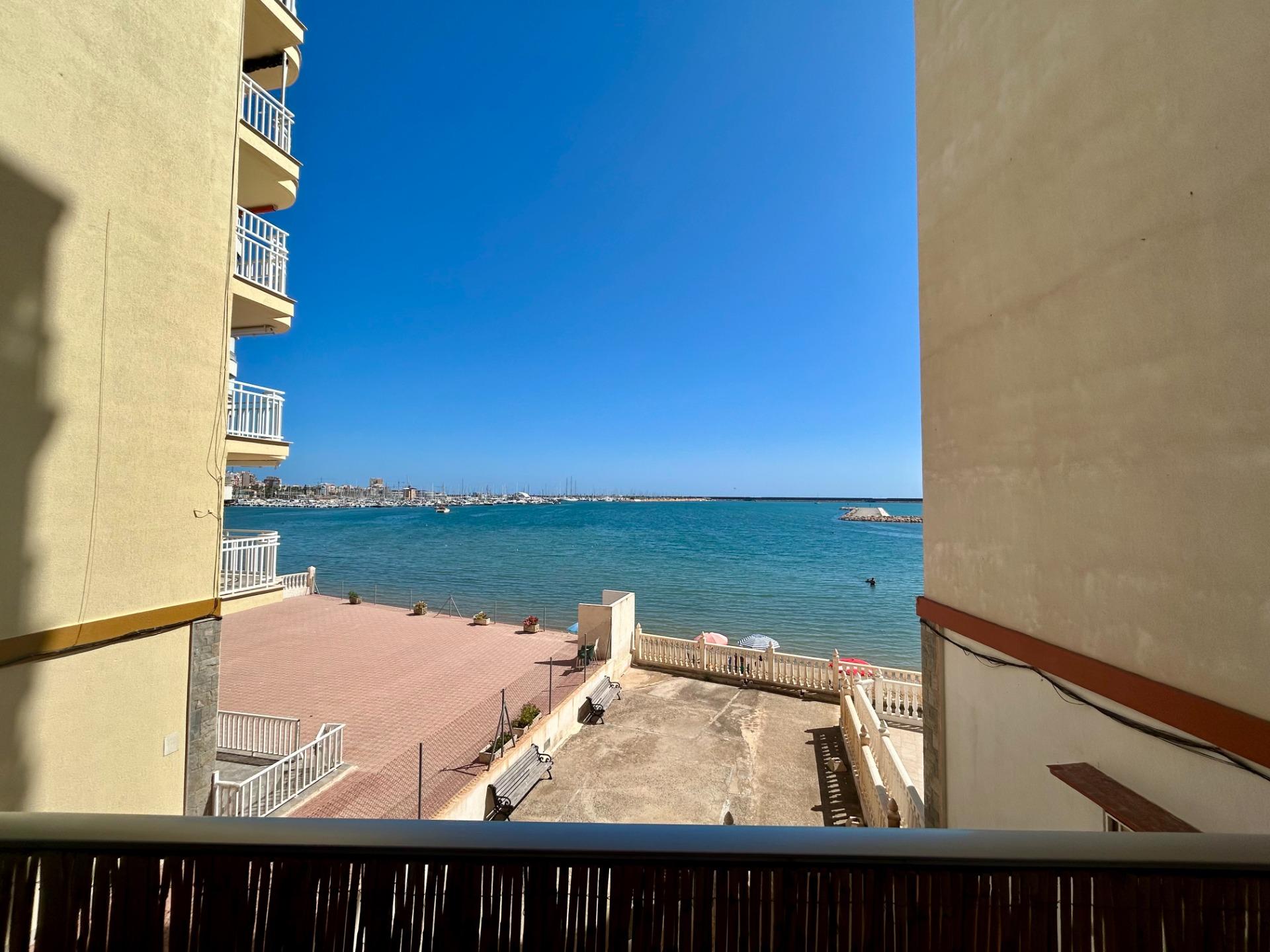 Bedroom in apartment for sale in Torrevieja