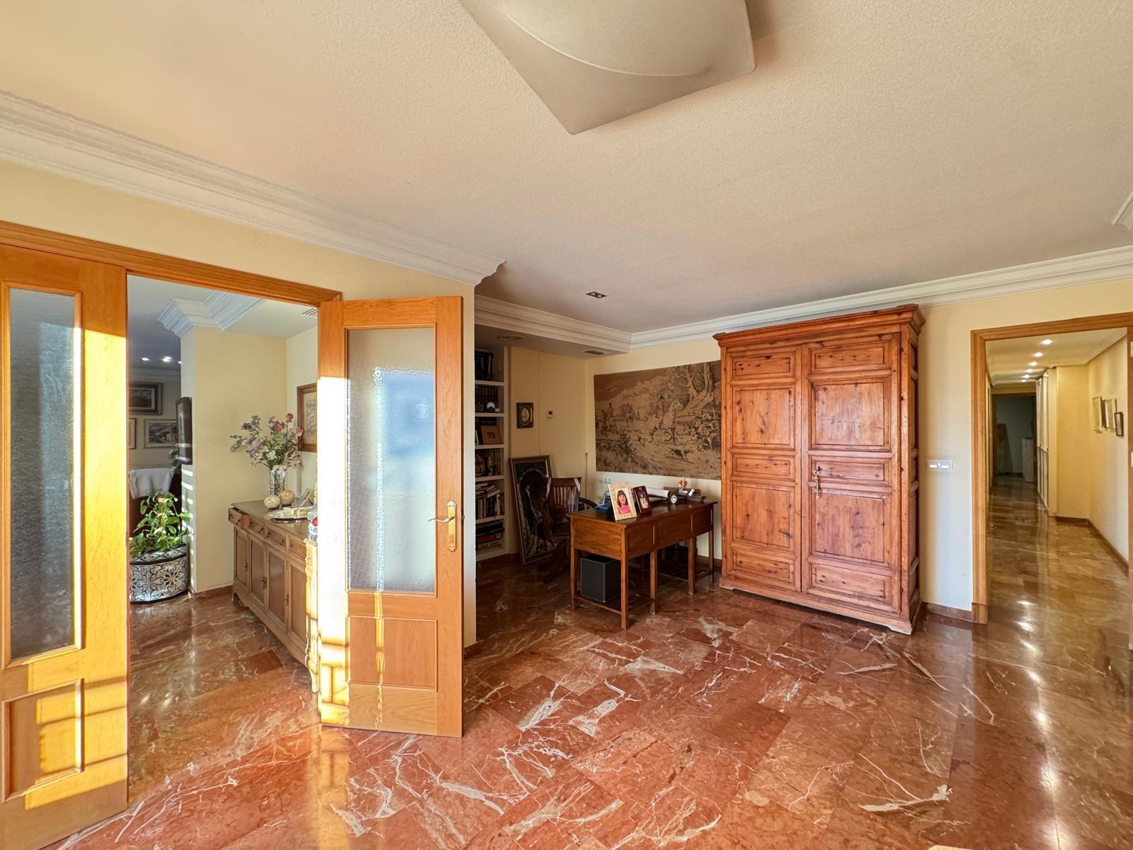 Terrace in apartment for sale in Torrevieja