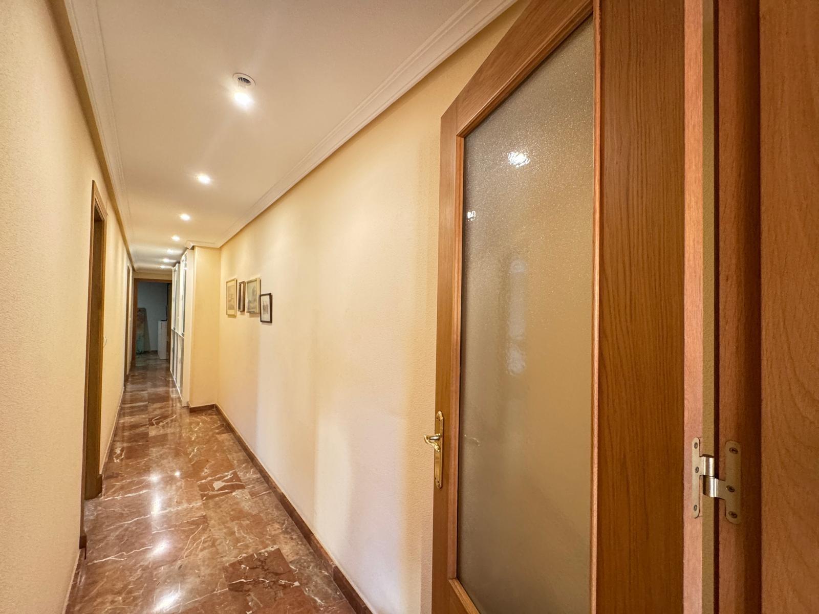 Bedroom in apartment for sale in Torrevieja