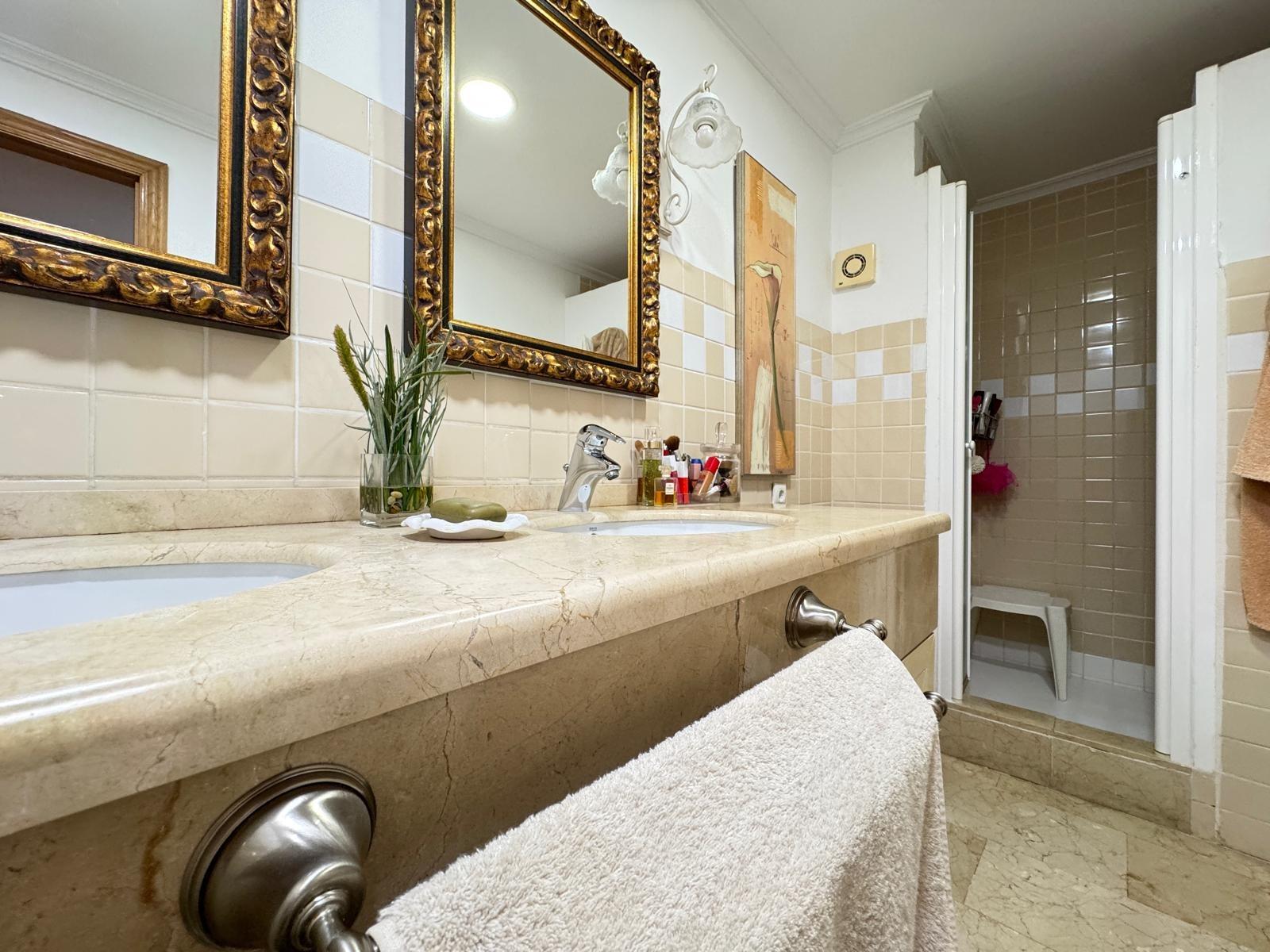 Terrace in apartment for sale in Torrevieja