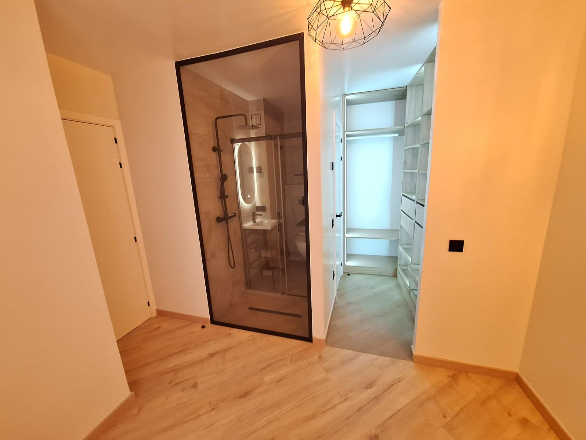 Bedroom in apartment for sale in Torrevieja