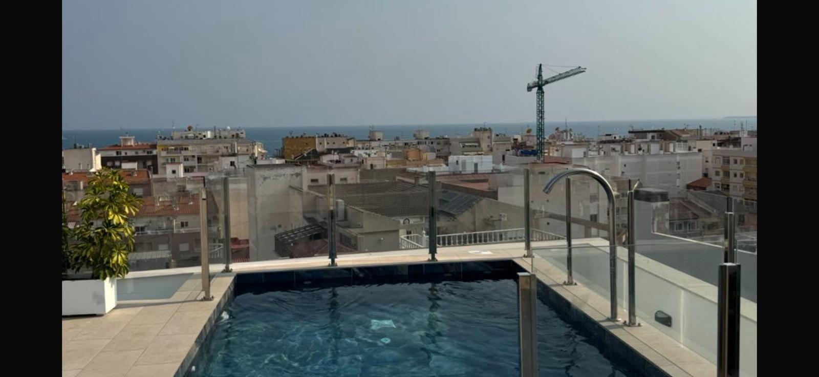 Bedroom in apartment for sale in Torrevieja