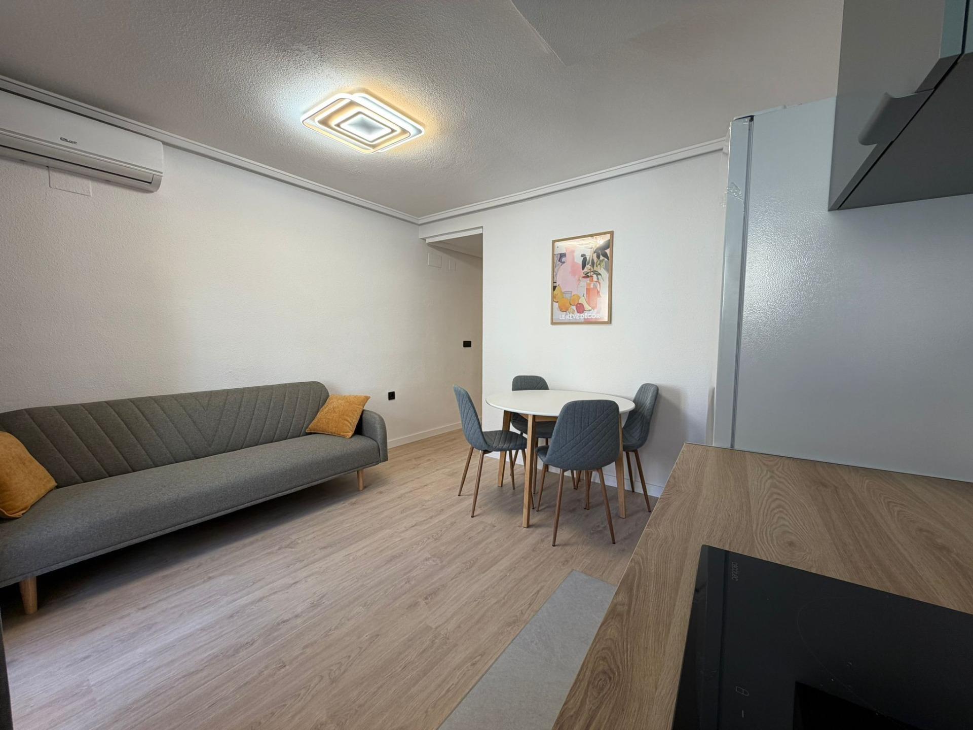 Master bedroom in apartment for sale in Torrevieja