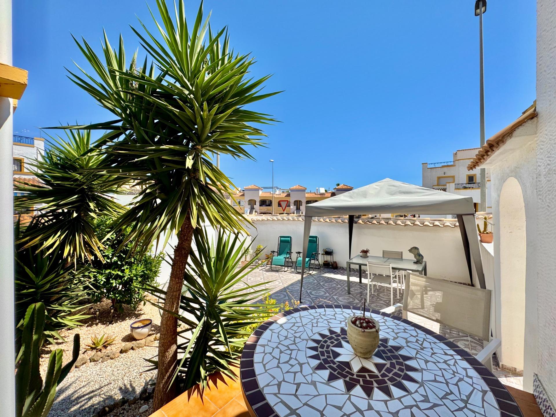 Garden in terraced for sale in Orihuela Costa