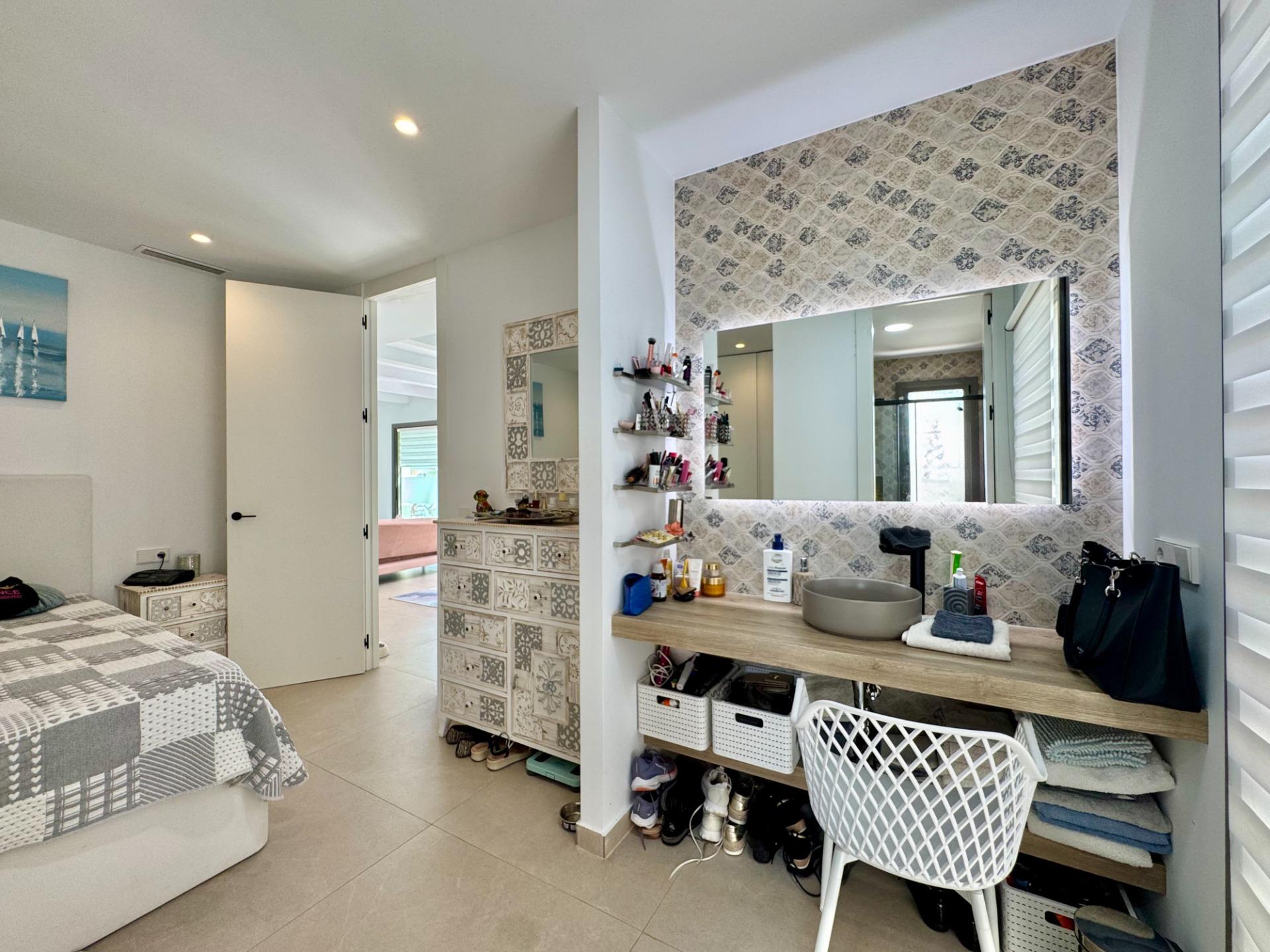 Exterior view in villa for sale in San Miguel de Salinas