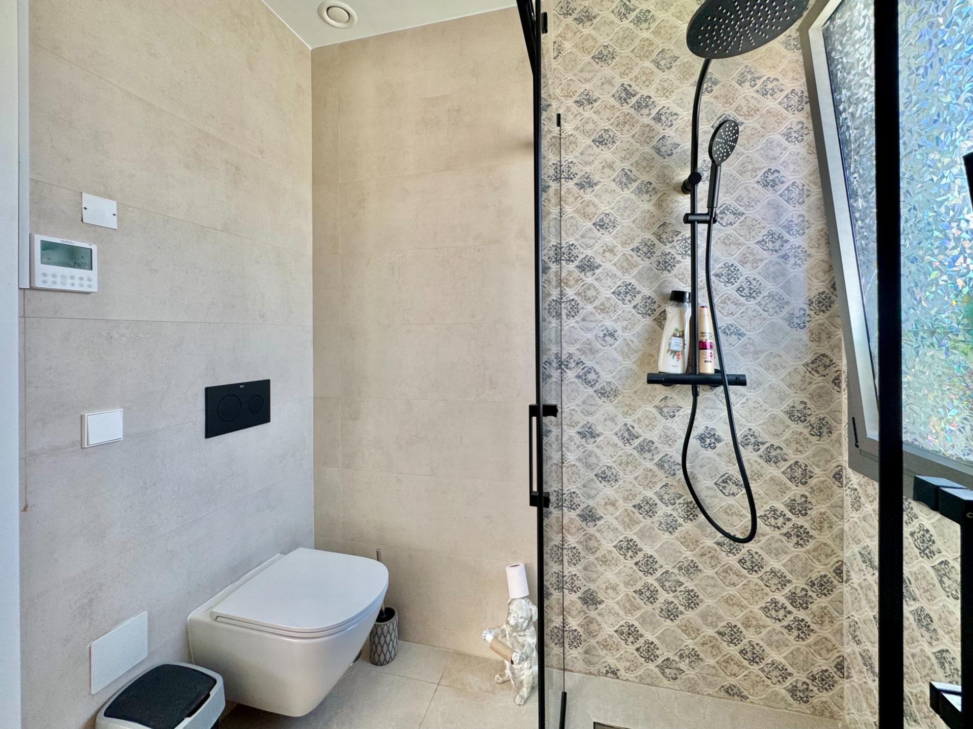 Garden in villa for sale in San Miguel de Salinas