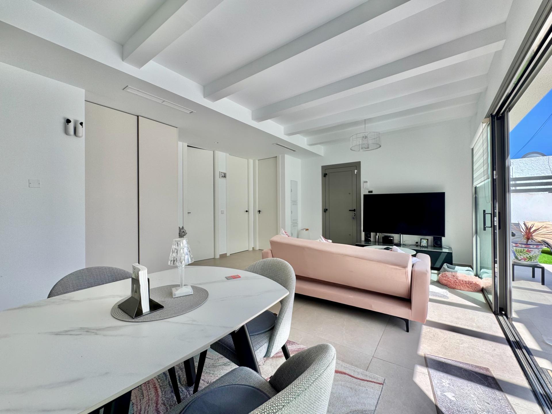 Master bedroom in villa for sale in San Miguel de Salinas