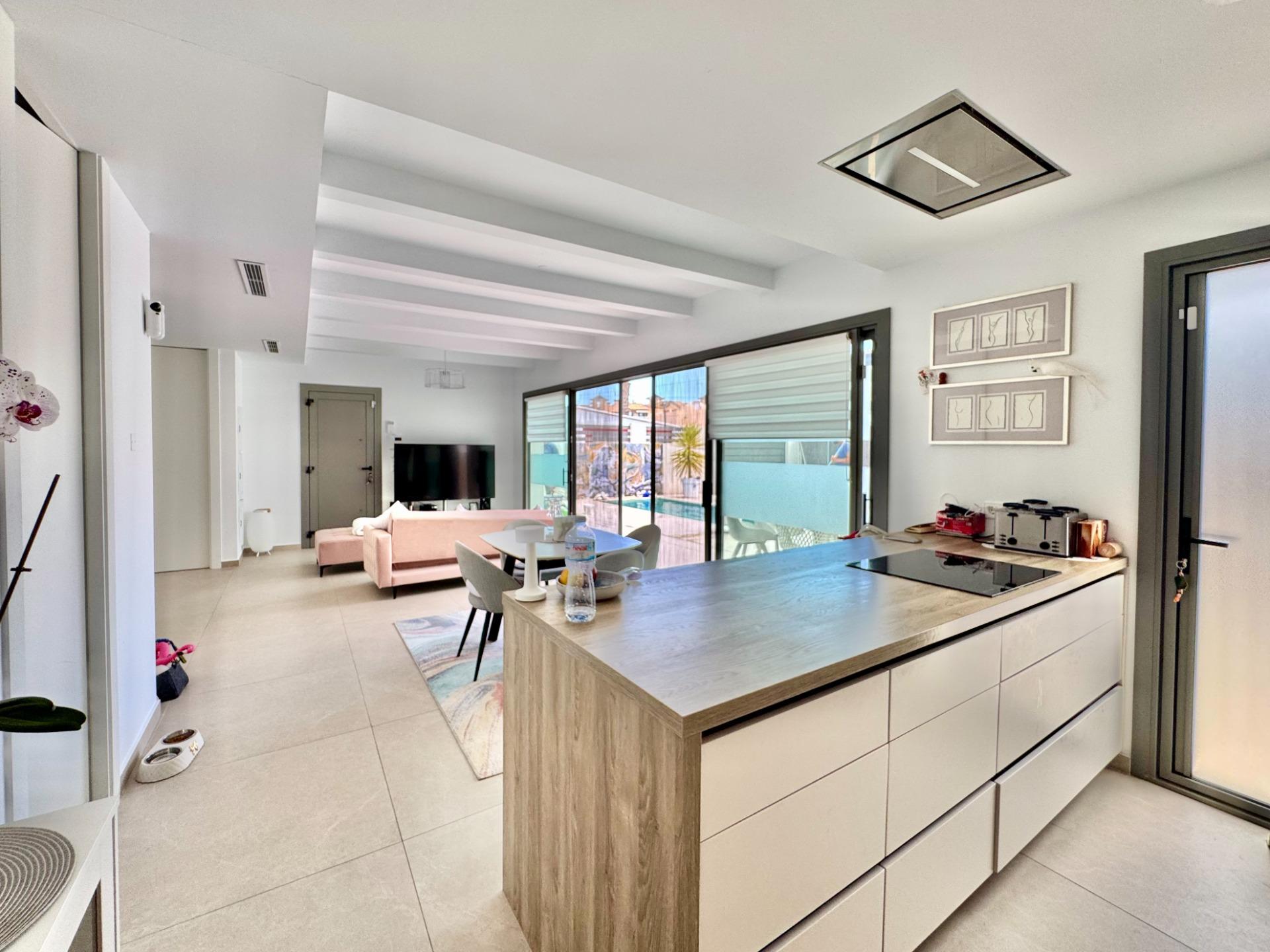 Pool area in villa for sale in San Miguel de Salinas