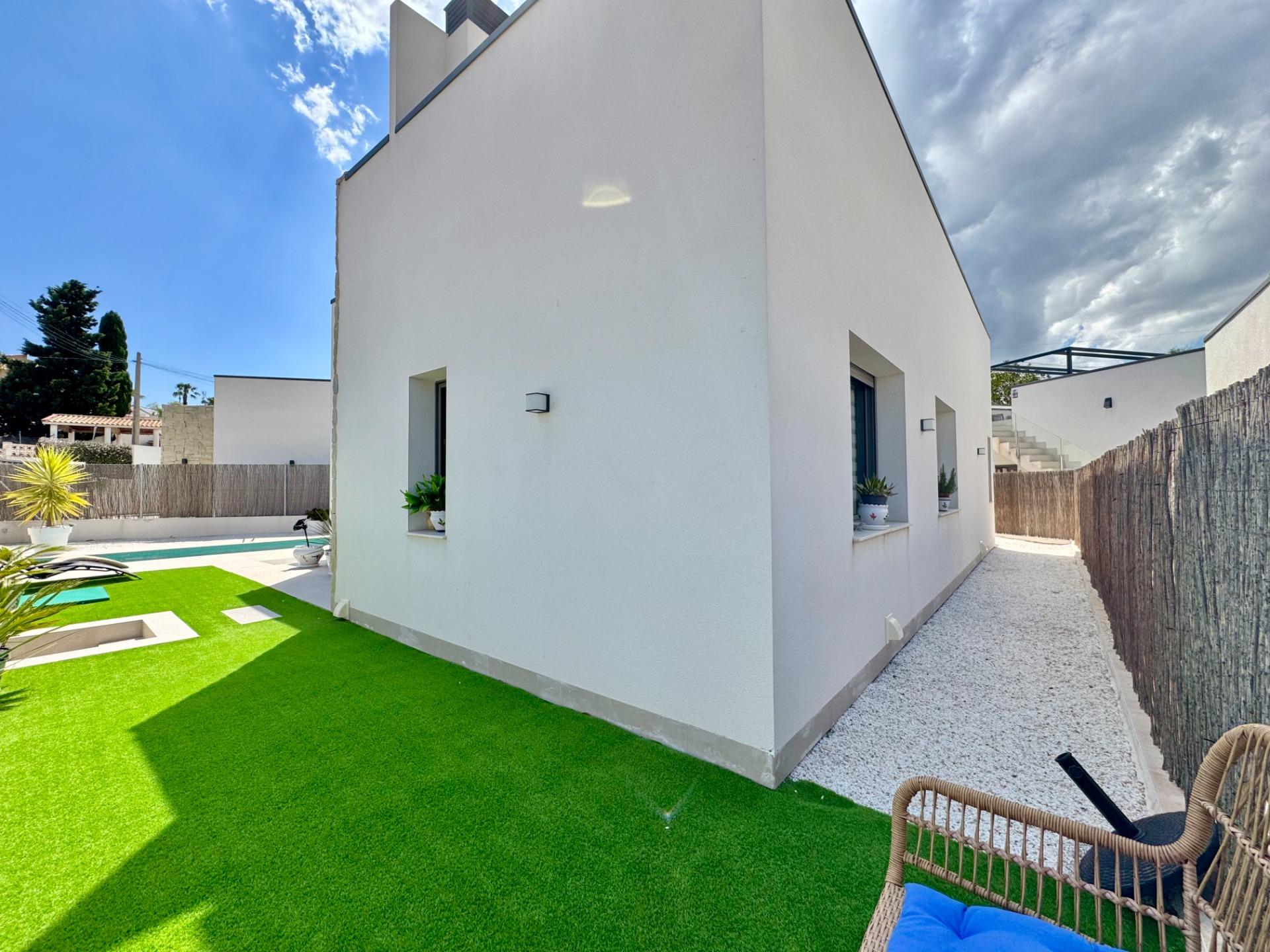 Pool area in villa for sale in San Miguel de Salinas