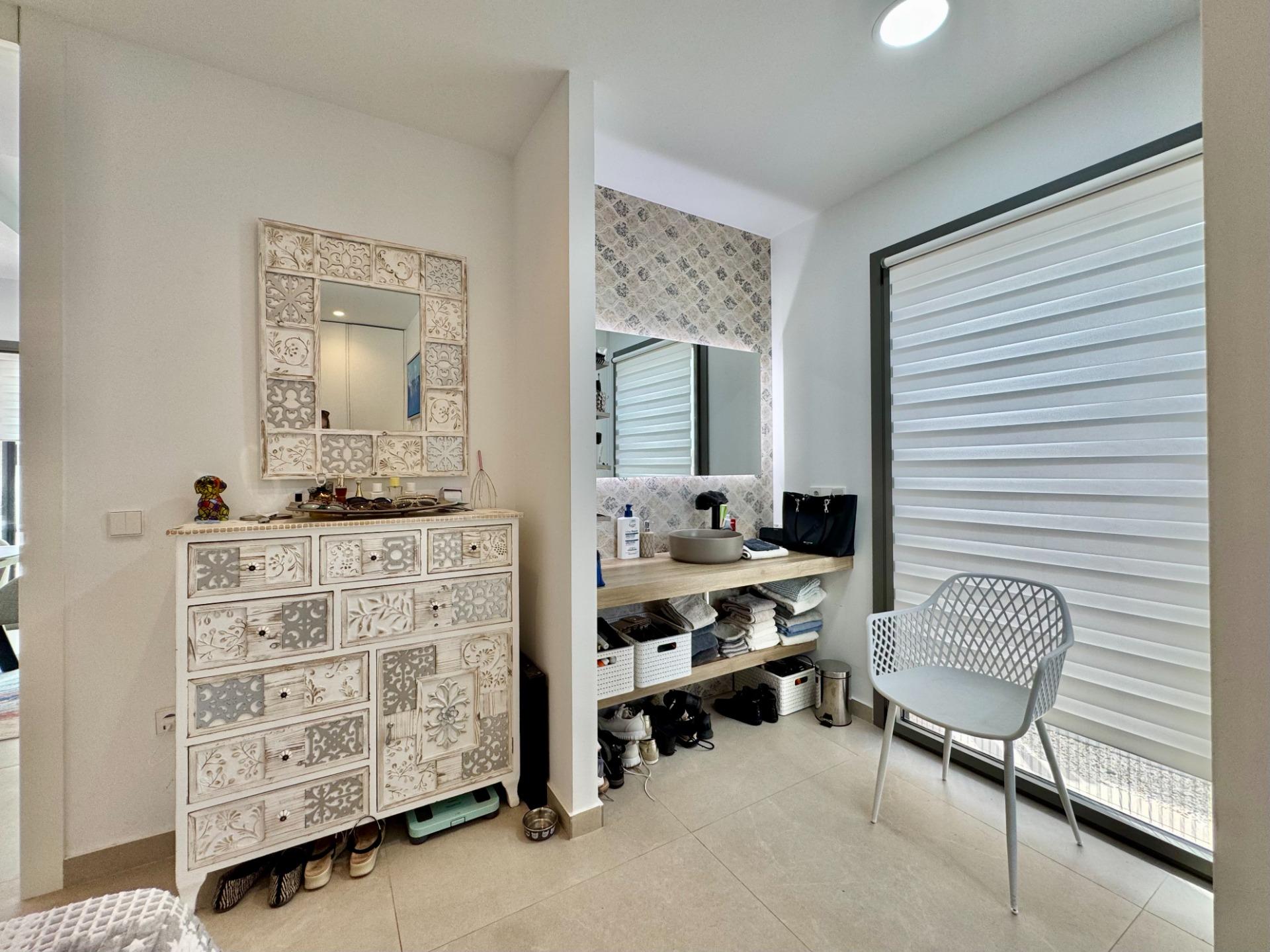 Dining area in villa for sale in San Miguel de Salinas