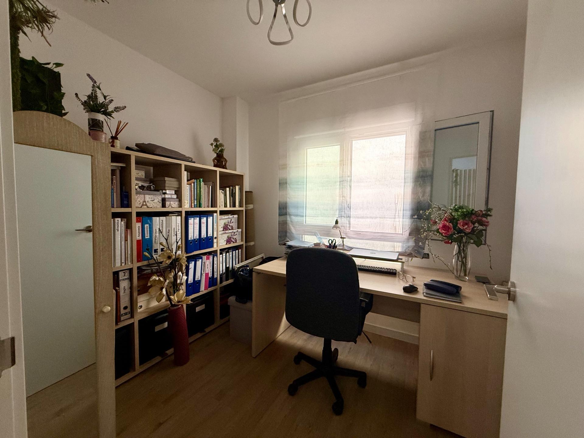 Terrace in apartment for sale in Torrevieja