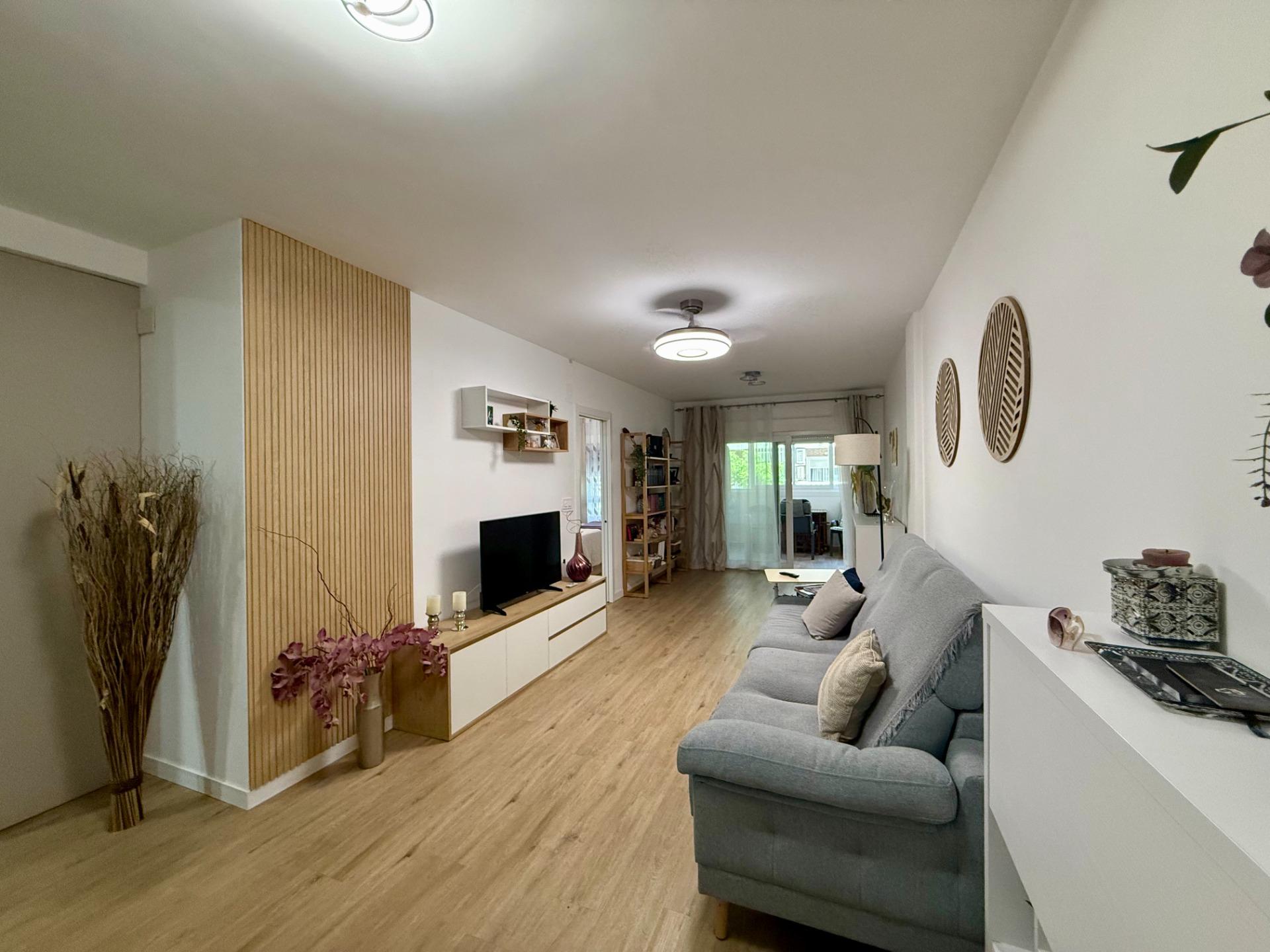 Bedroom in apartment for sale in Torrevieja