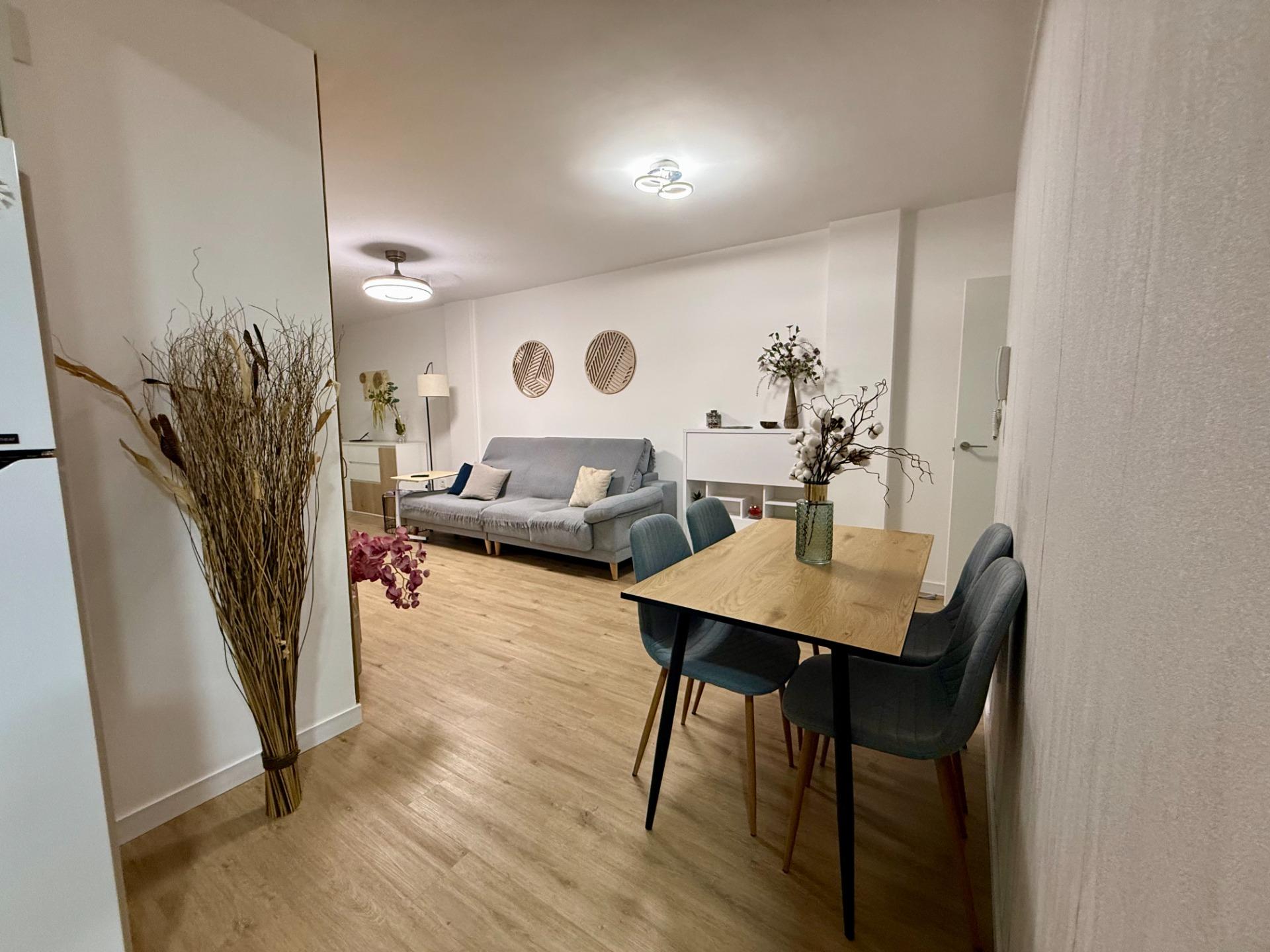 Master bedroom in apartment for sale in Torrevieja
