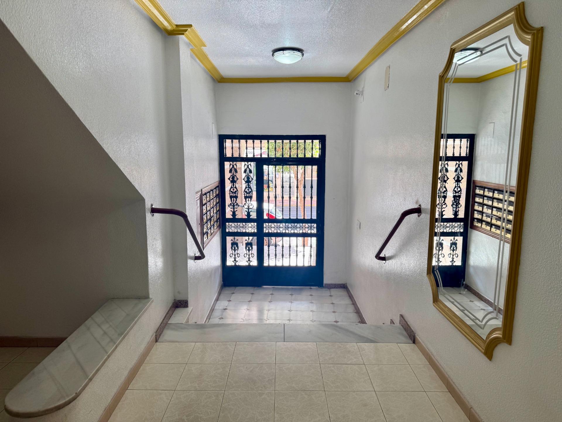 Bedroom in apartment for sale in Torrevieja