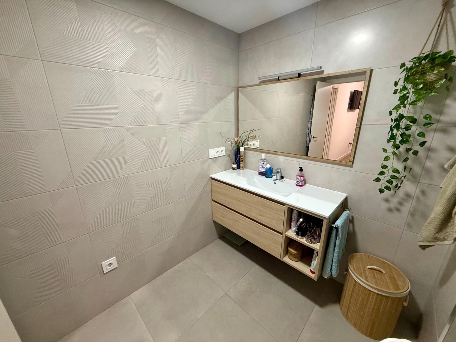 Terrace in apartment for sale in Torrevieja