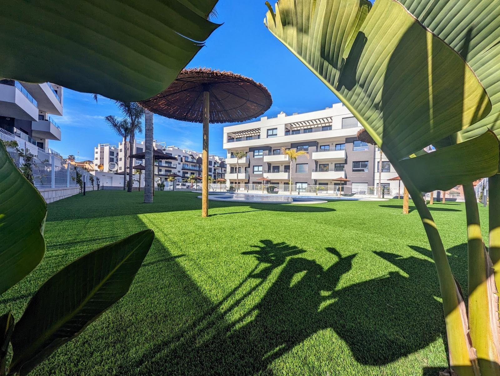 Soleil et tranquillité au cœur de Villamartín : Une résidence de luxe au sommet de la Costa Blanca