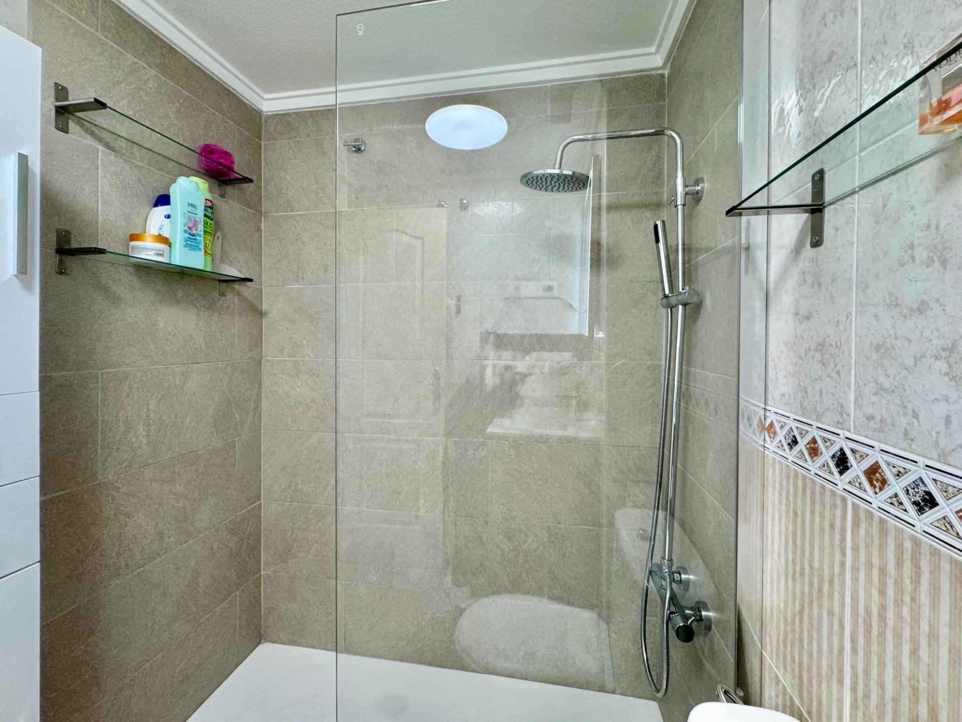 Bedroom in apartment for sale in Torrevieja