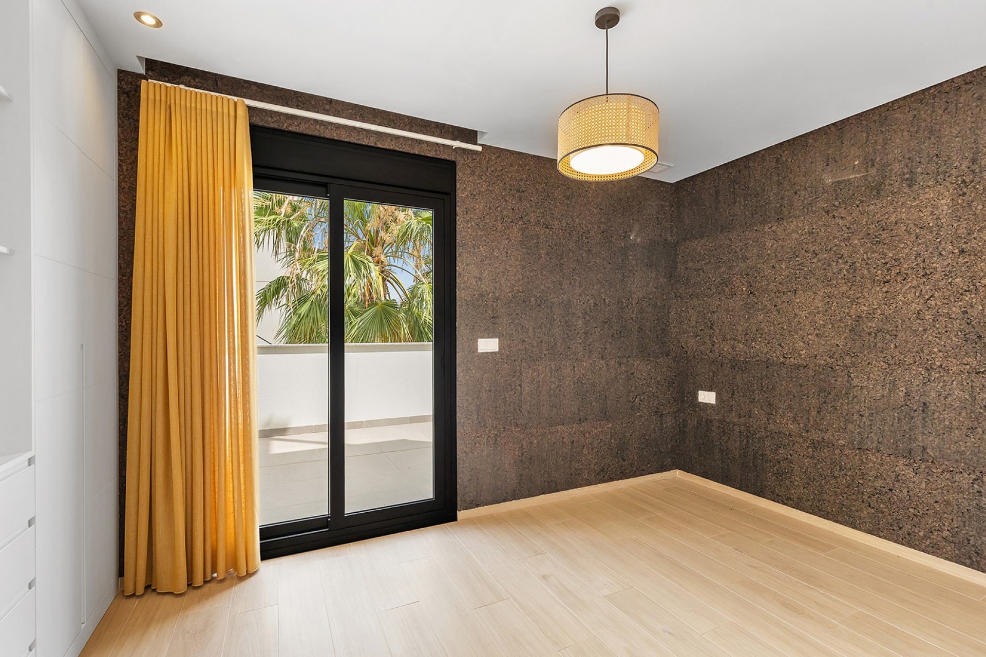Master bedroom in villa for sale in Benijofar