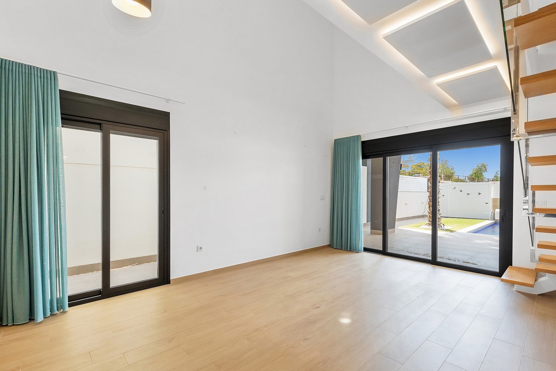 Villa Moderna de Luxo em Benijófar – Um Refúgio de Elegância na Costa Blanca
