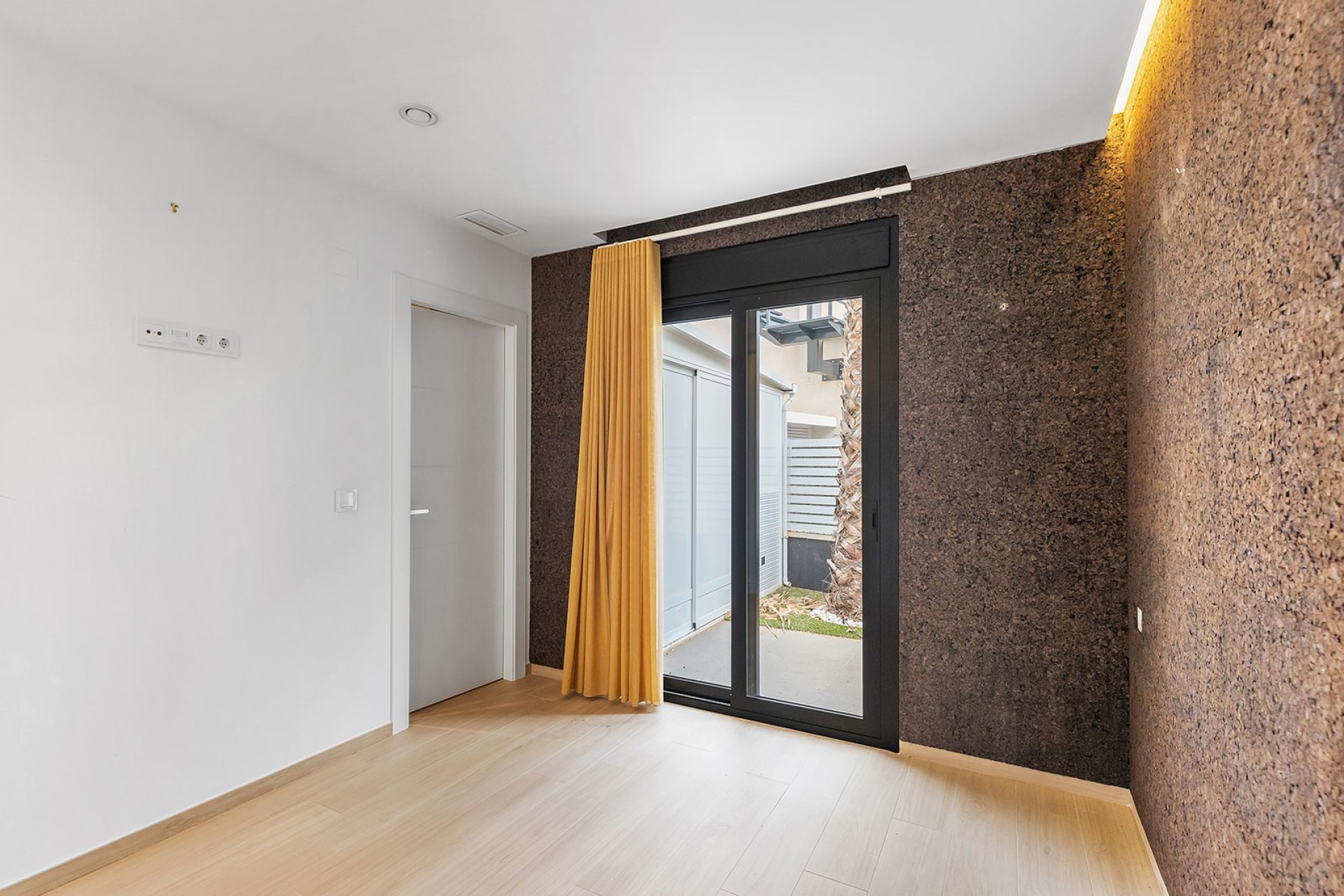 Bedroom in villa for sale in Benijofar