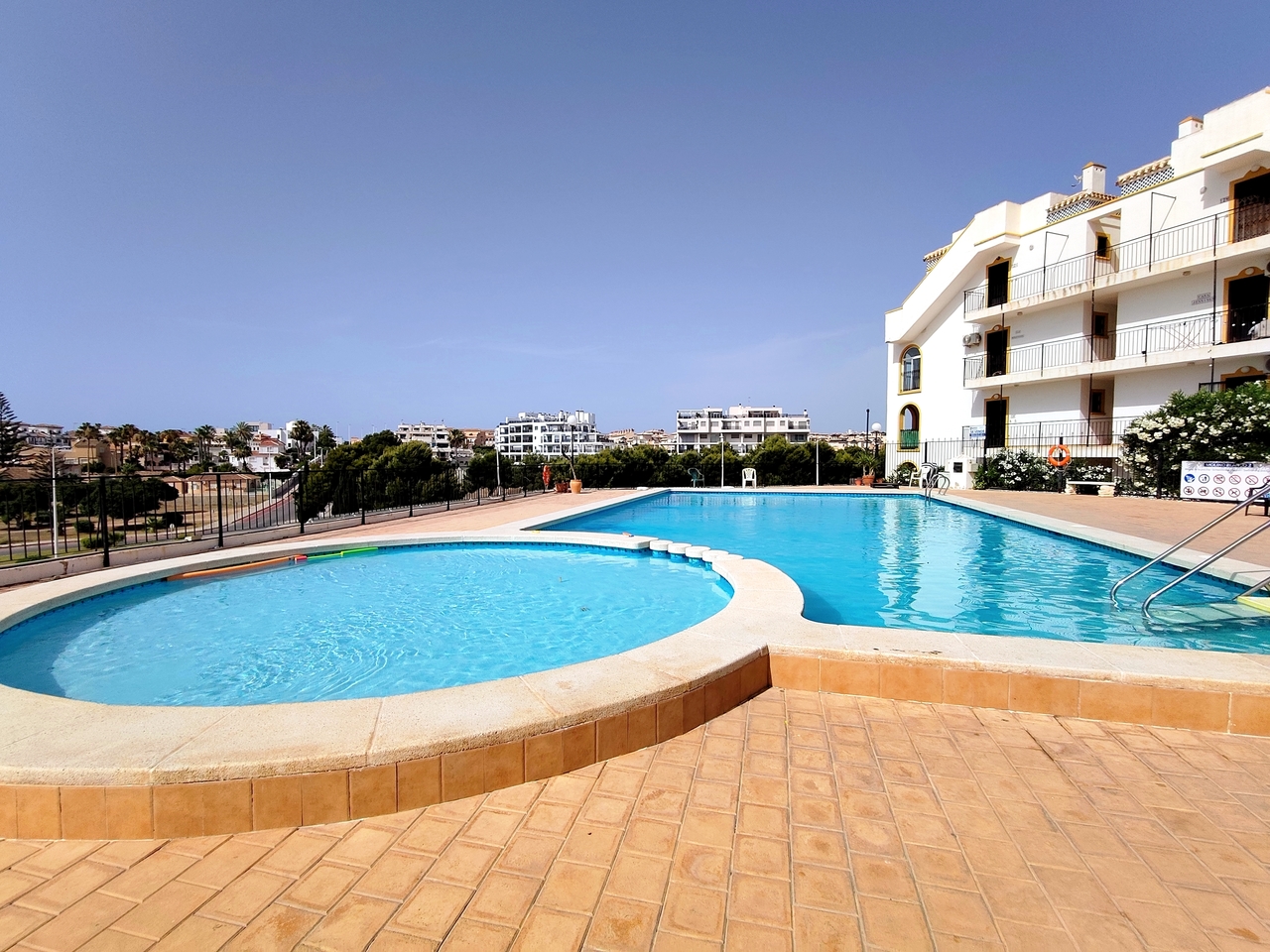 Living room in apartment for sale in La Zenia